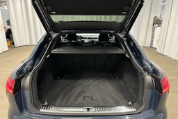sininen Audi Q8 e-tron 2024 kuva 30.