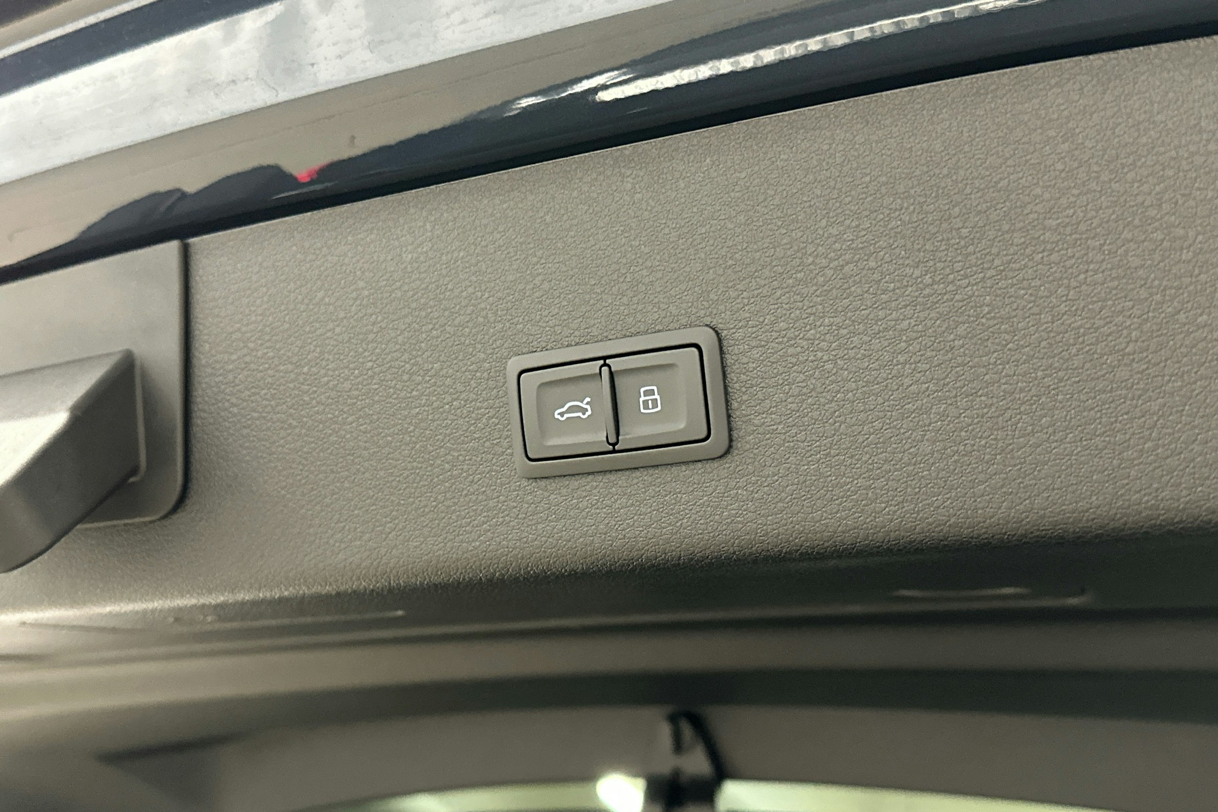 sininen Audi Q8 e-tron 2024 kuva 31.
