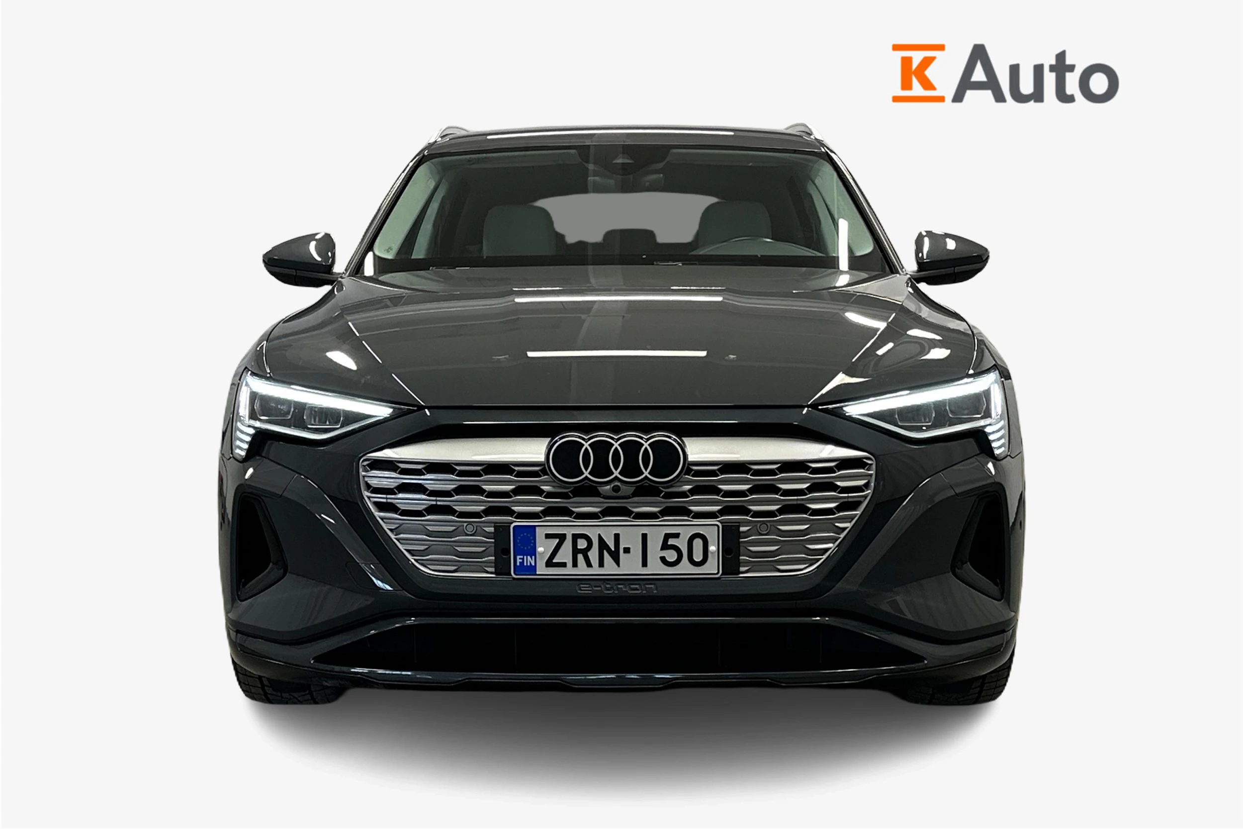 harmaa Audi Q8 e-tron 2024 kuva 5.