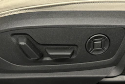 harmaa Audi Q8 e-tron 2024 kuva 20.