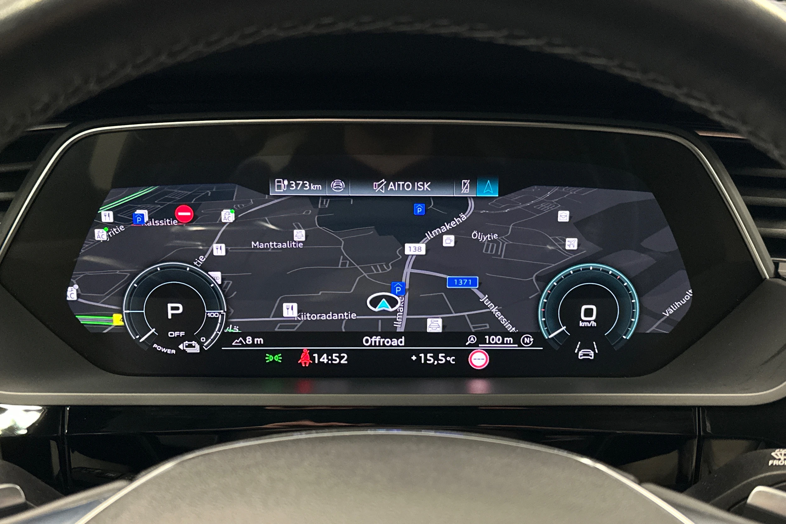 harmaa Audi Q8 e-tron 2024 kuva 25.