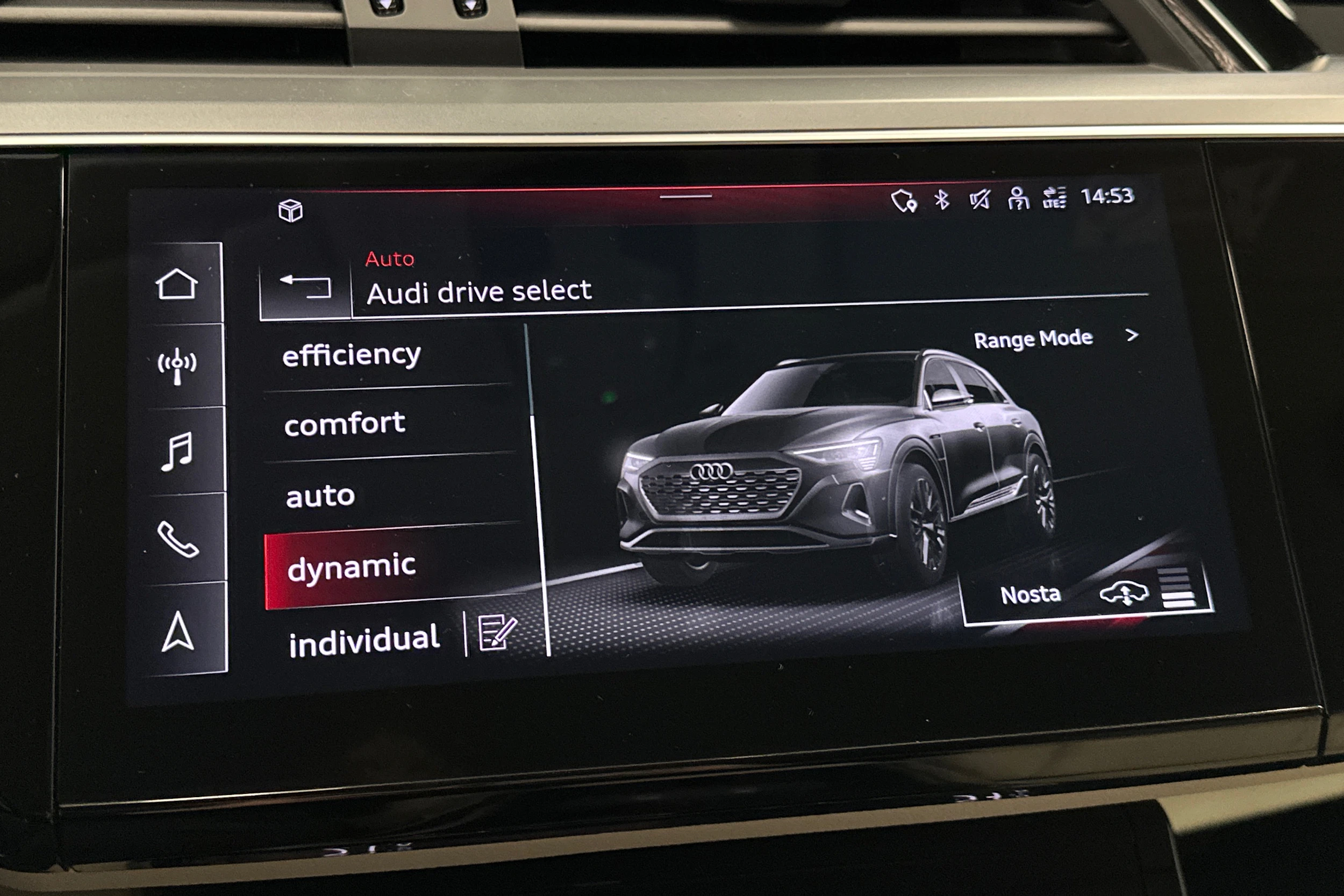 harmaa Audi Q8 e-tron 2024 kuva 27.