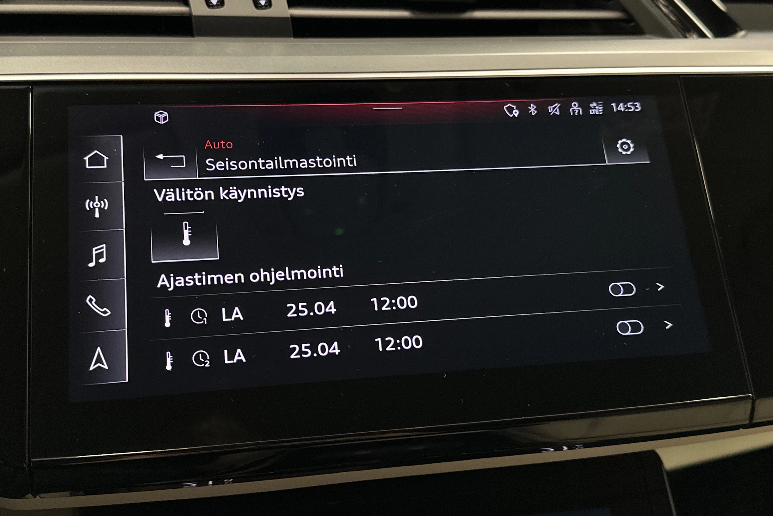 harmaa Audi Q8 e-tron 2024 kuva 28.