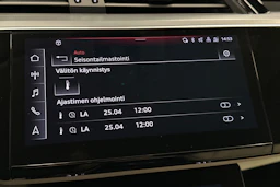 harmaa Audi Q8 e-tron 2024 kuva 28.