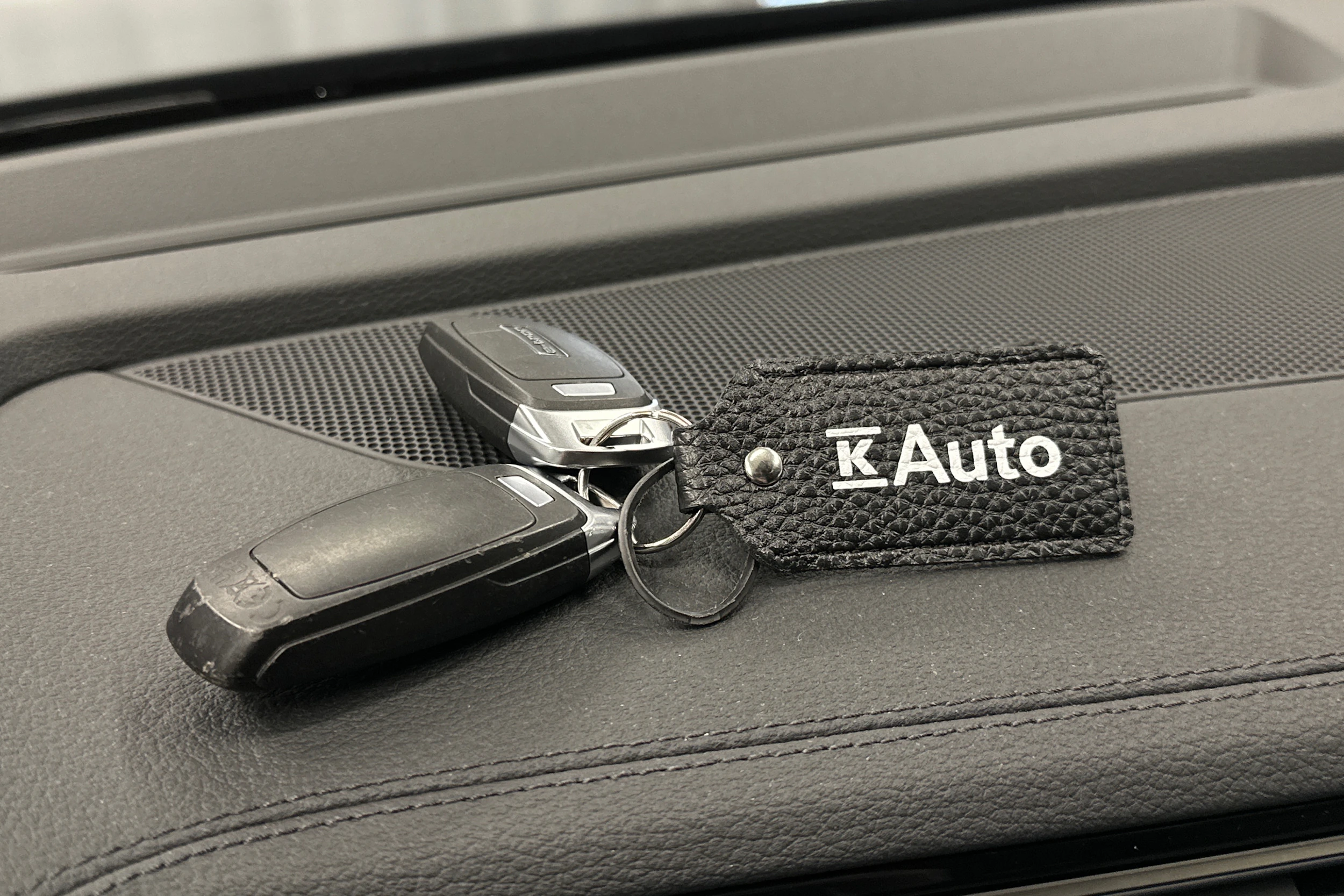 harmaa Audi Q8 e-tron 2024 kuva 35.