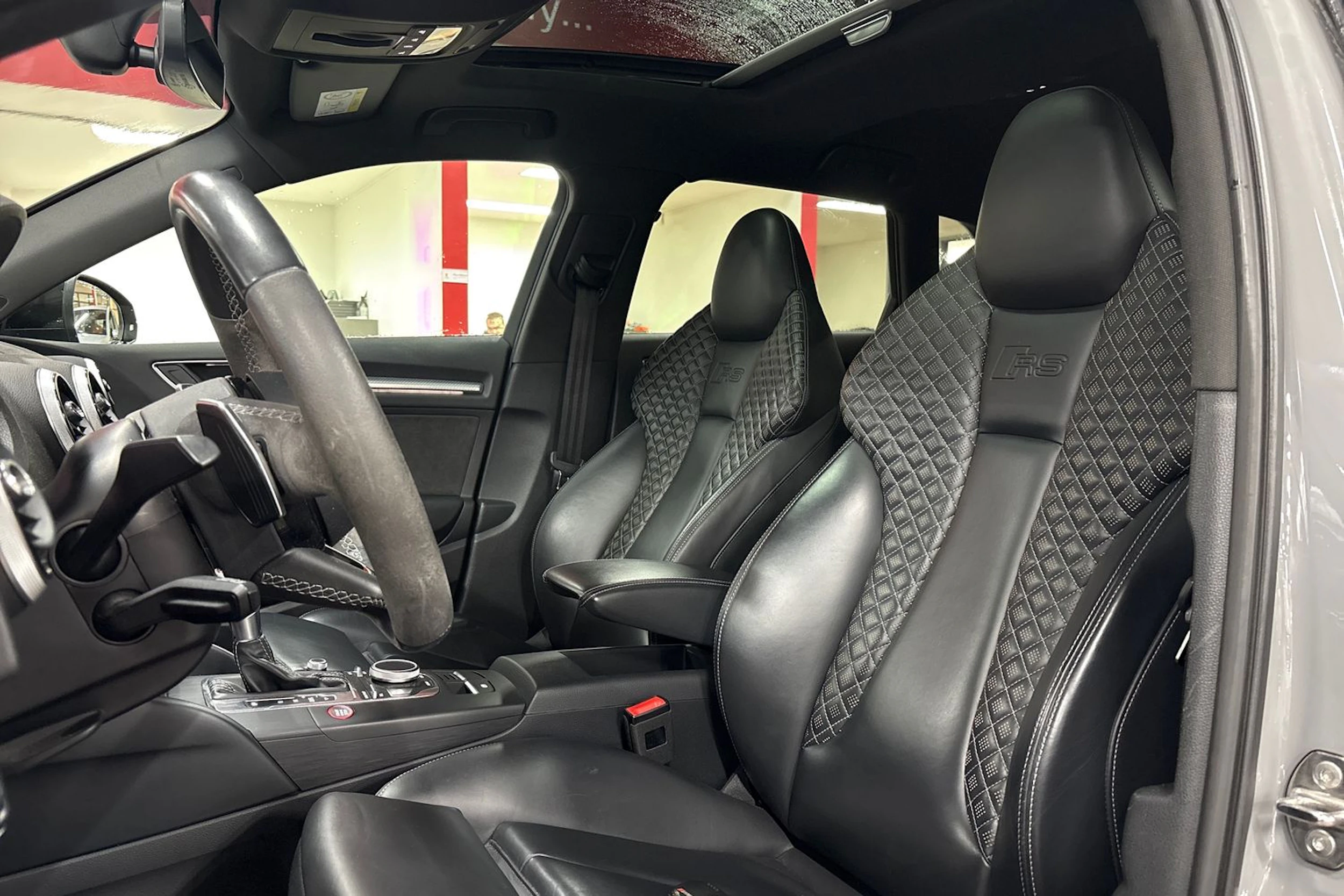 harmaa Audi RS 3 2018 kuva 4.