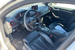 valkoinen Audi RS 3 2018 kuva 3.