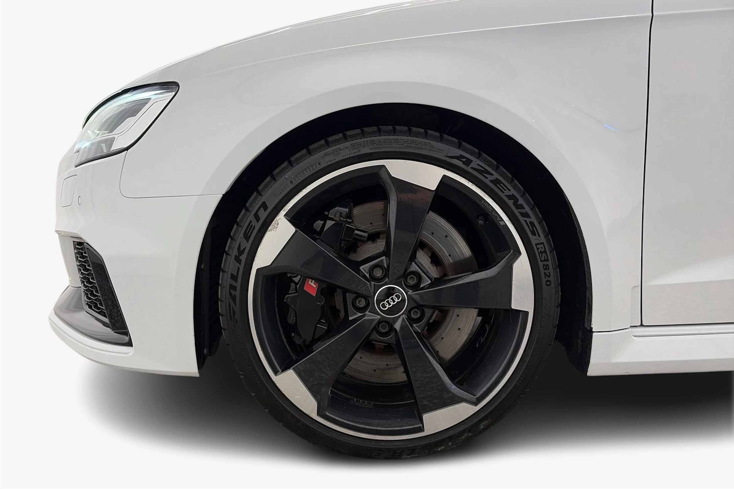 valkoinen Audi RS 3 2018 kuva 9.