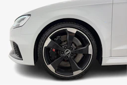 valkoinen Audi RS 3 2018 kuva 9.