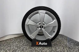 valkoinen Audi RS 3 2018 kuva 10.