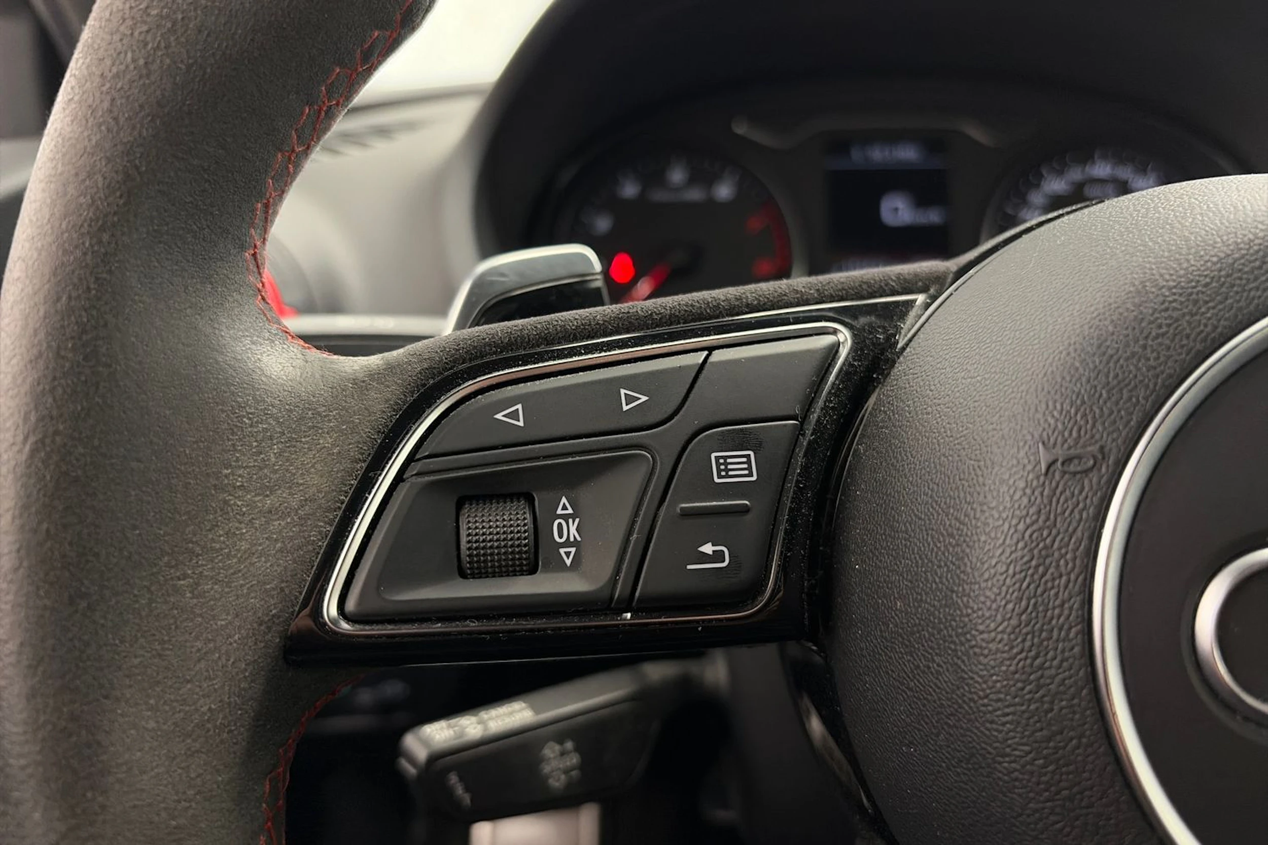 valkoinen Audi RS 3 2018 kuva 15.