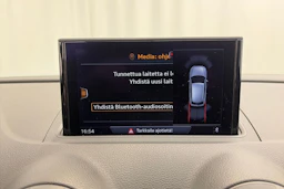 valkoinen Audi RS 3 2018 kuva 18.
