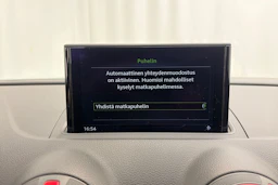 valkoinen Audi RS 3 2018 kuva 19.