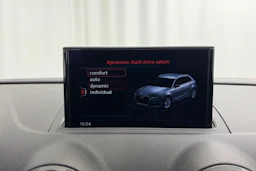 valkoinen Audi RS 3 2018 kuva 20.