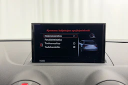 valkoinen Audi RS 3 2018 kuva 21.