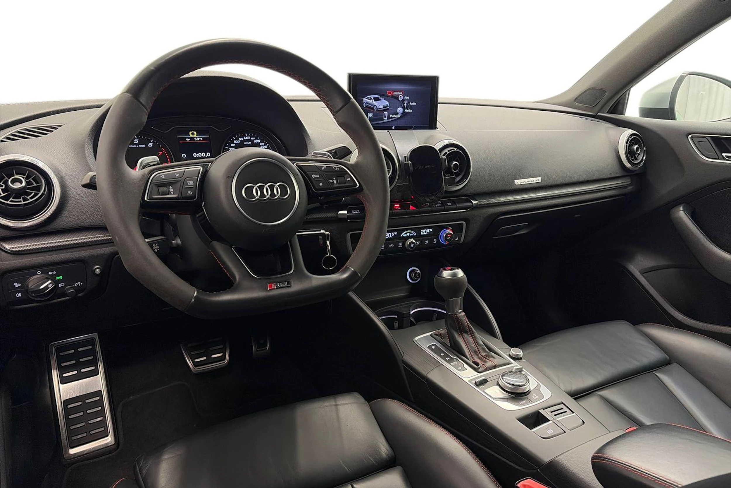 sininen Audi RS 3 2018 kuva 6.