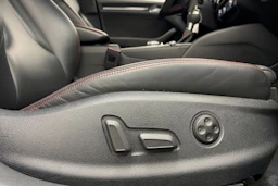 sininen Audi RS 3 2018 kuva 13.