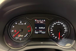 sininen Audi RS 3 2018 kuva 14.
