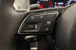 sininen Audi RS 3 2018 kuva 15.