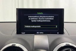 sininen Audi RS 3 2018 kuva 21.
