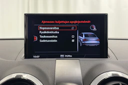sininen Audi RS 3 2018 kuva 22.