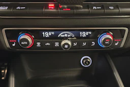 sininen Audi RS 3 2018 kuva 25.