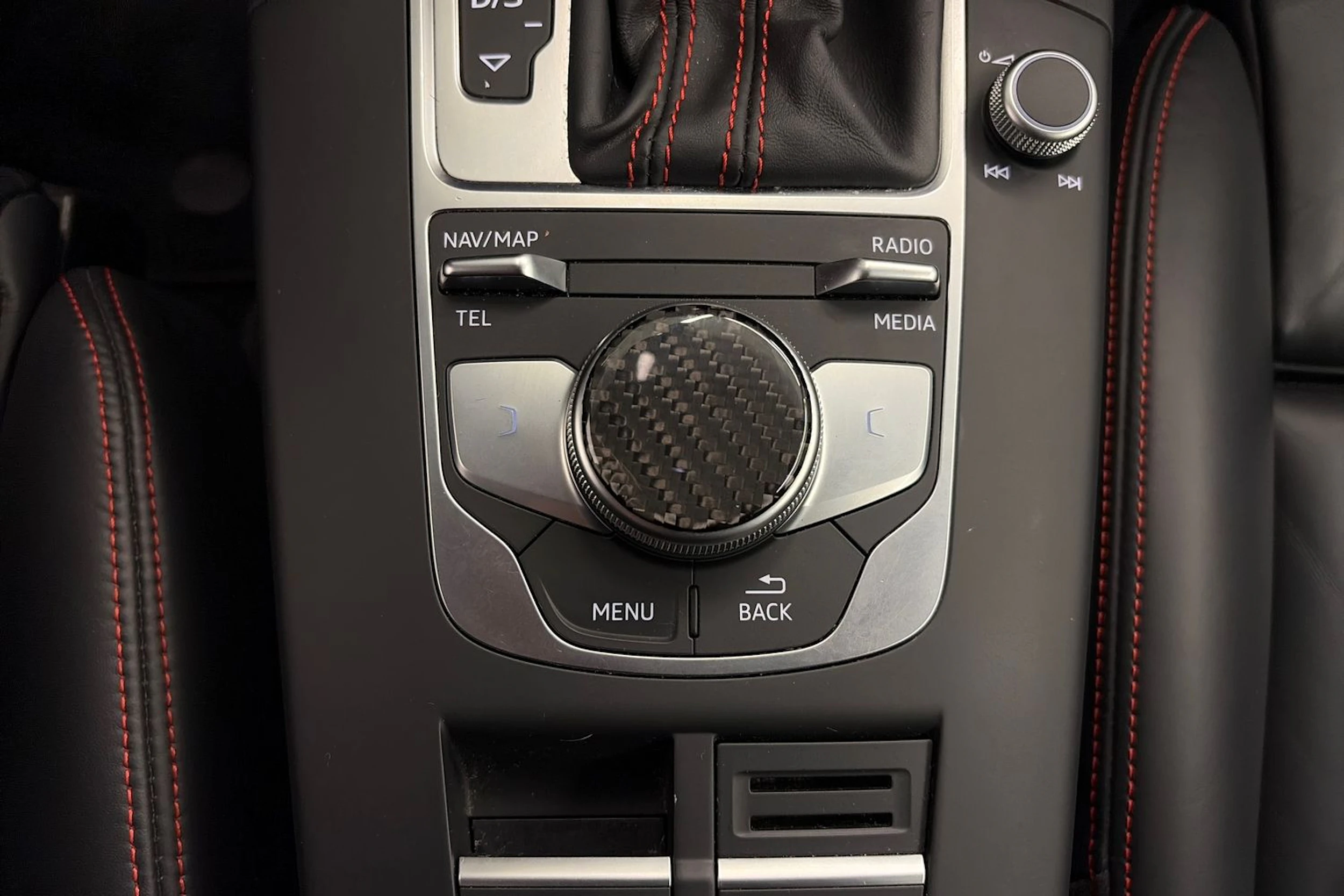 sininen Audi RS 3 2018 kuva 27.