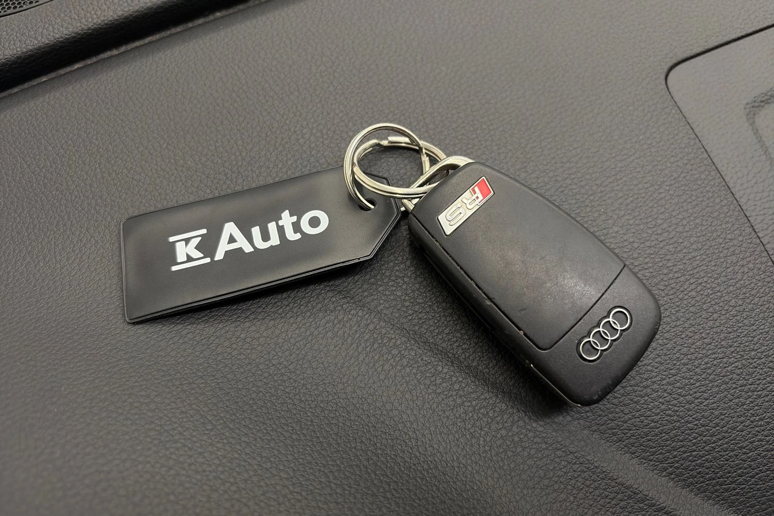 sininen Audi RS 3 2018 kuva 29.