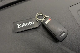 sininen Audi RS 3 2018 kuva 29.