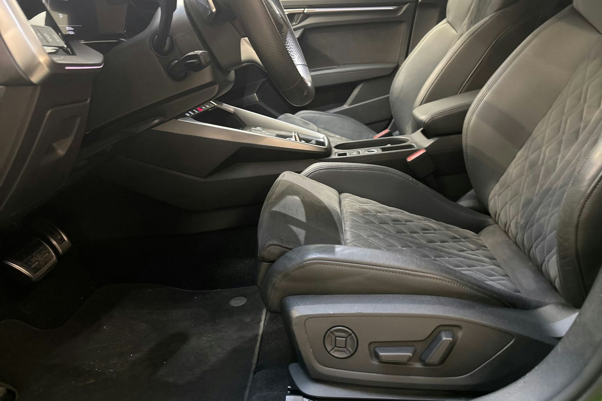 vihreä Audi RS 3 2024 kuva 17.