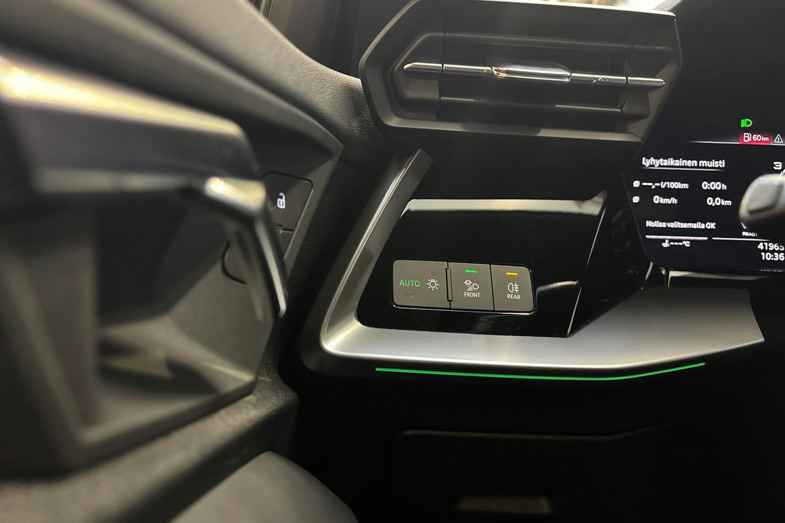 vihreä Audi RS 3 2024 kuva 18.