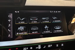 vihreä Audi RS 3 2024 kuva 21.