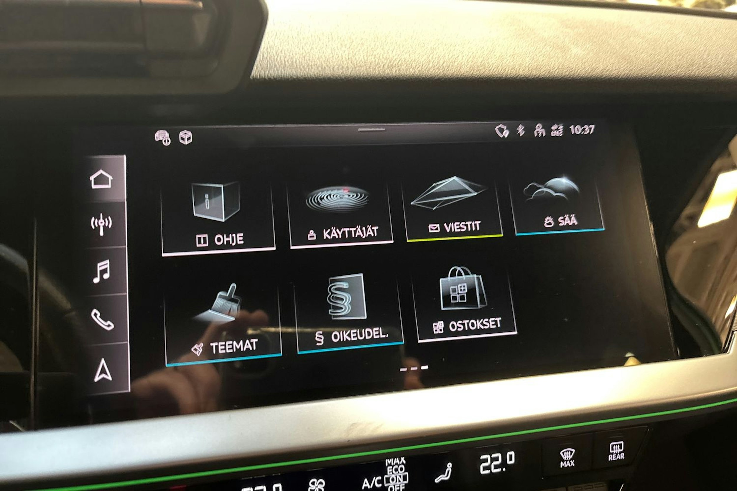 vihreä Audi RS 3 2024 kuva 22.