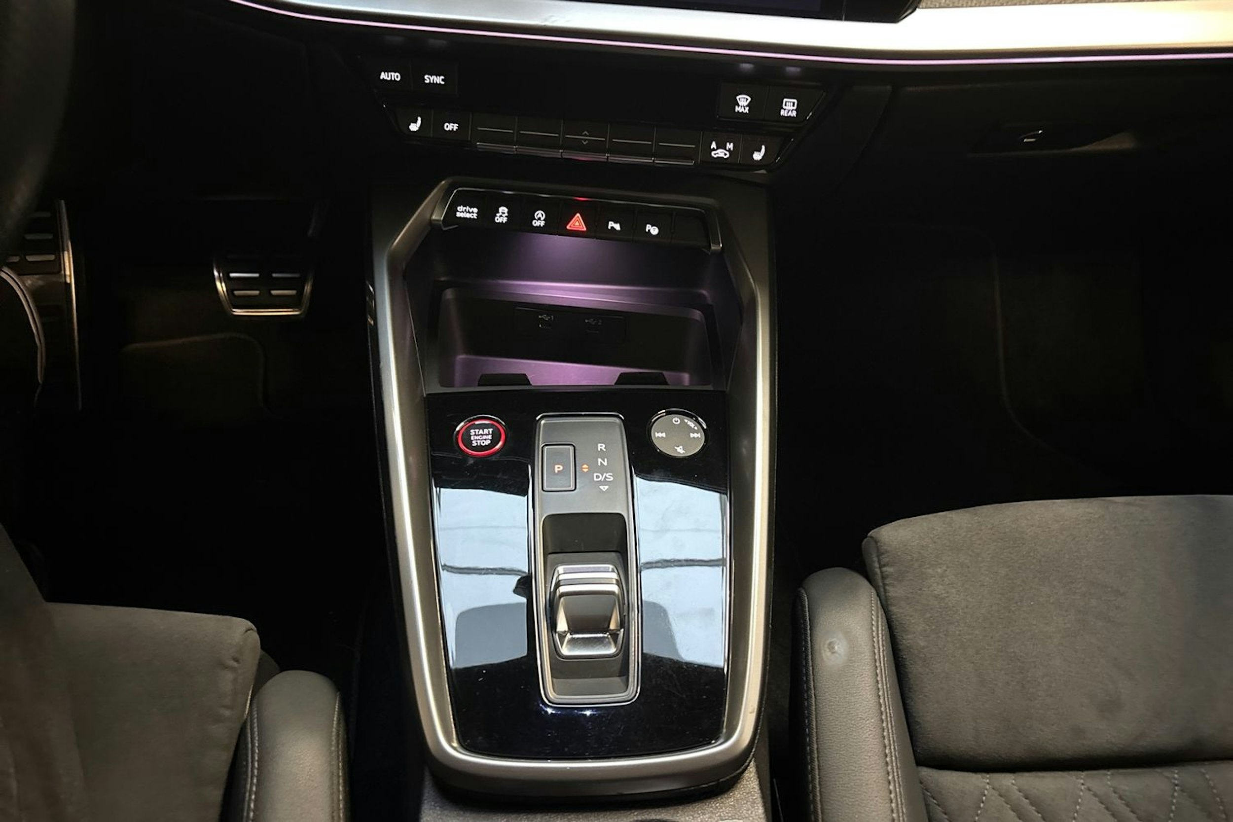 vihreä Audi RS 3 2024 kuva 25.