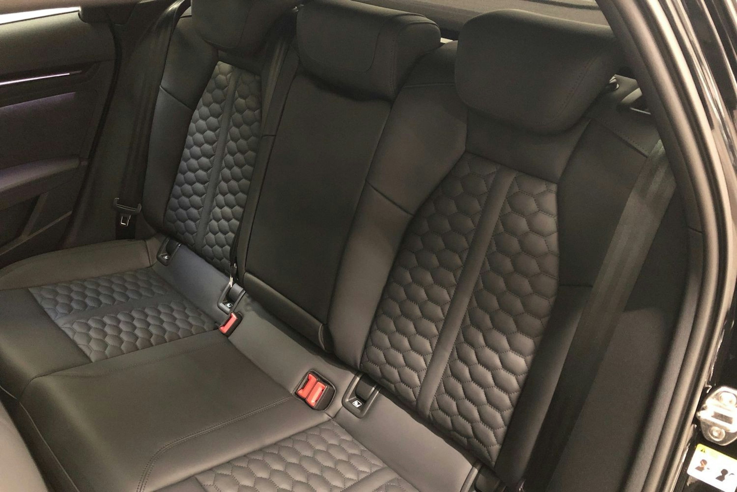 met. musta Audi RS 3 2025 kuva 8.