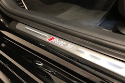 met. musta Audi RS 3 2025 kuva 12.