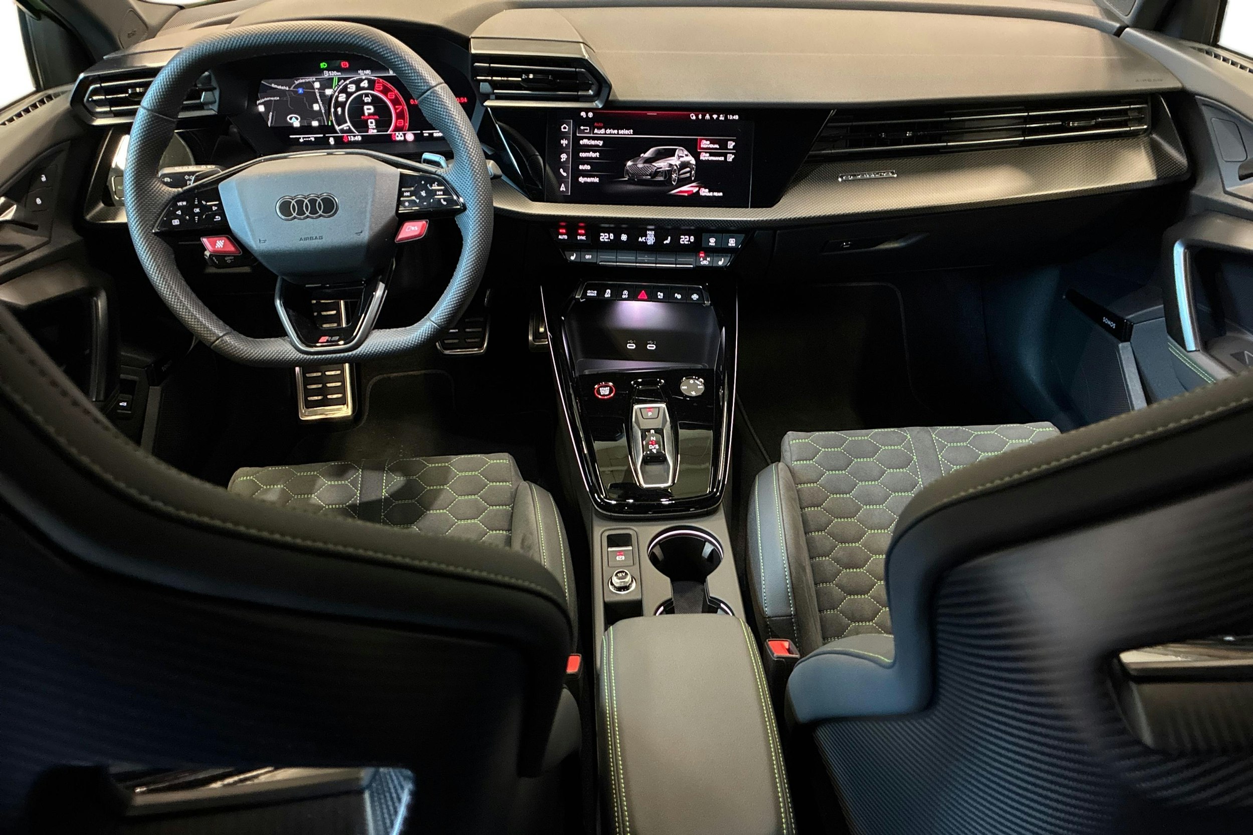 vihreä Audi RS 3 2025 kuva 7.