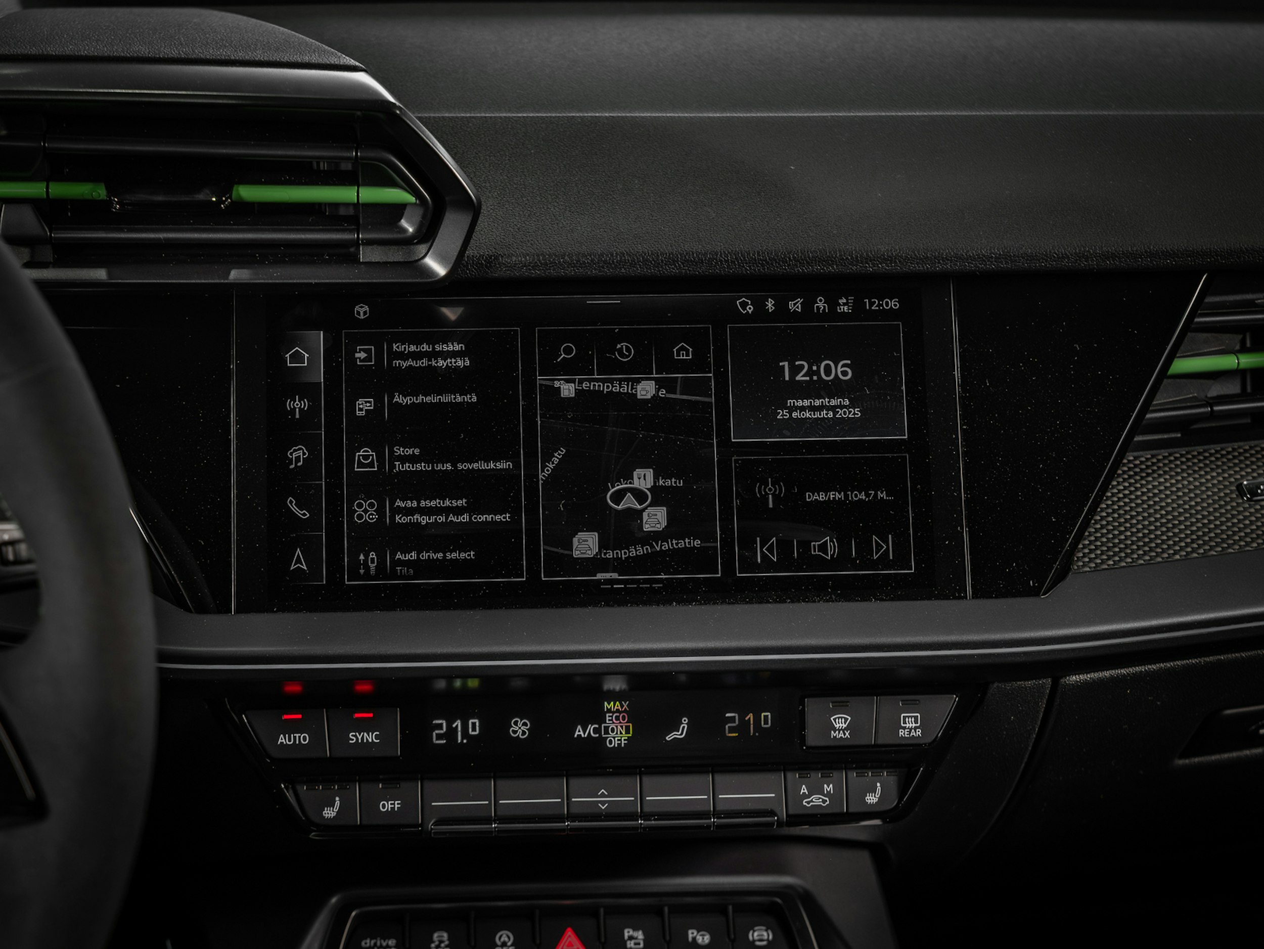 vihreä Audi RS 3 2025 kuva 21.