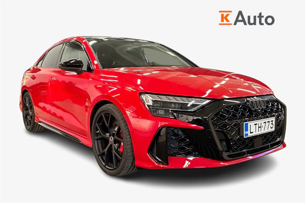 Audi RS 3 Sedan ***UPEA RS3 *** Autossa mm. RS Design -paketti, punainen ja ajoavustin paketti Pro.