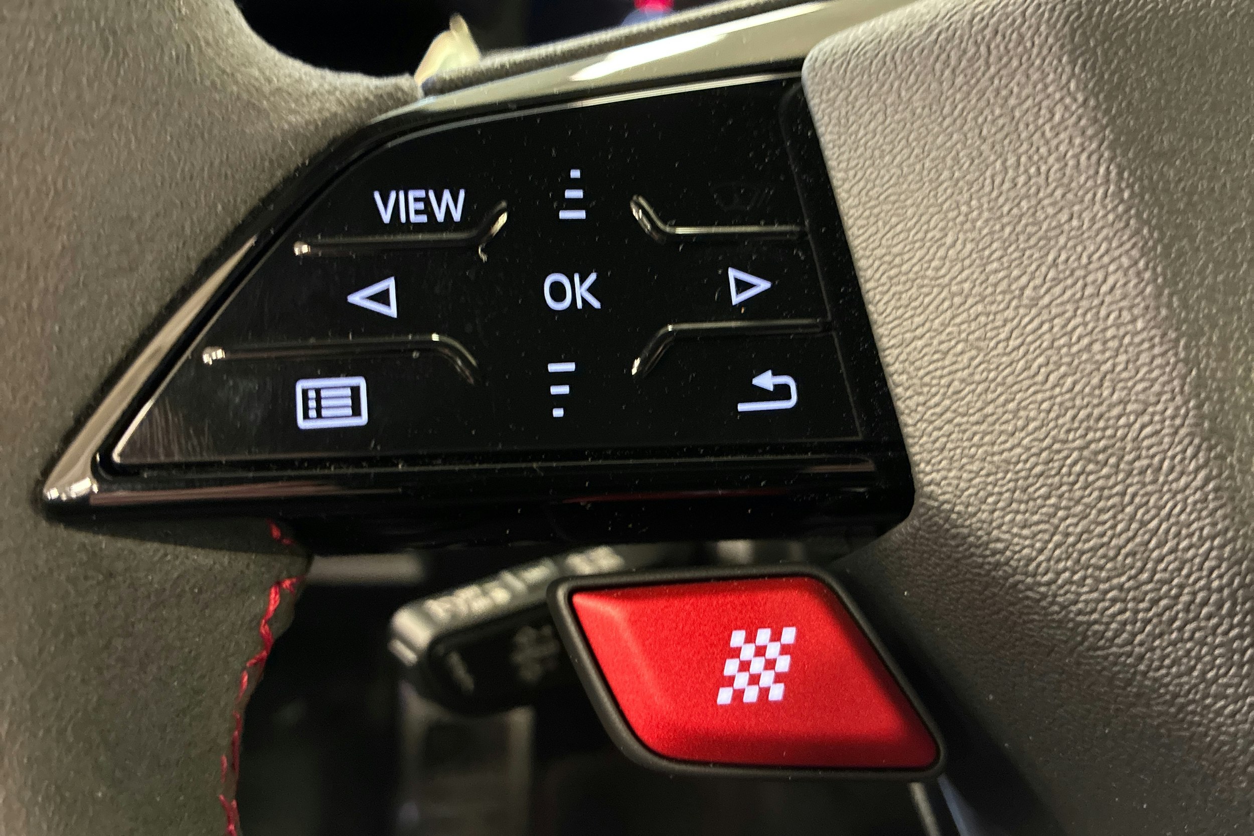 punainen Audi RS 3 2025 kuva 14.