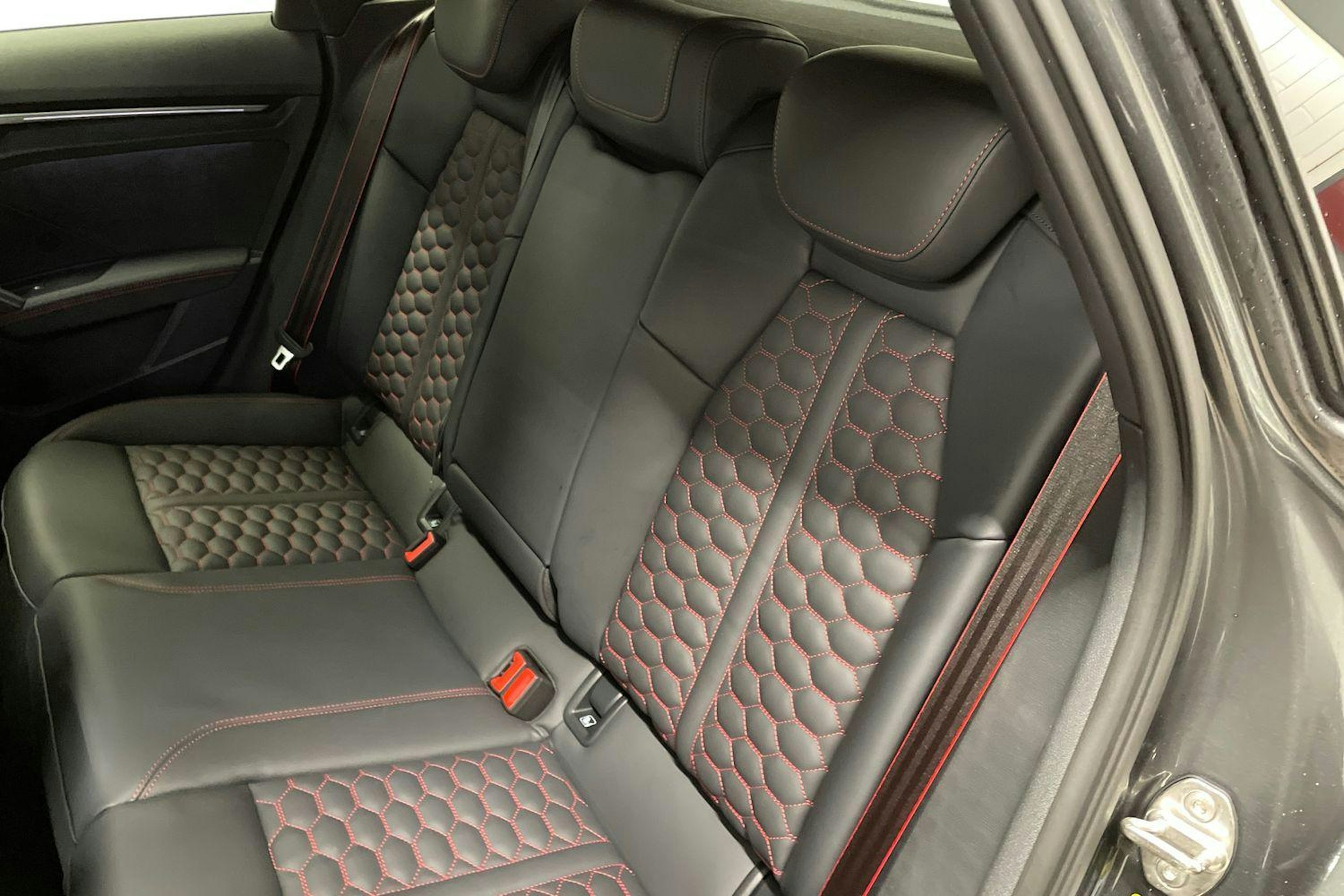 harmaa Audi RS 3 2025 kuva 10.