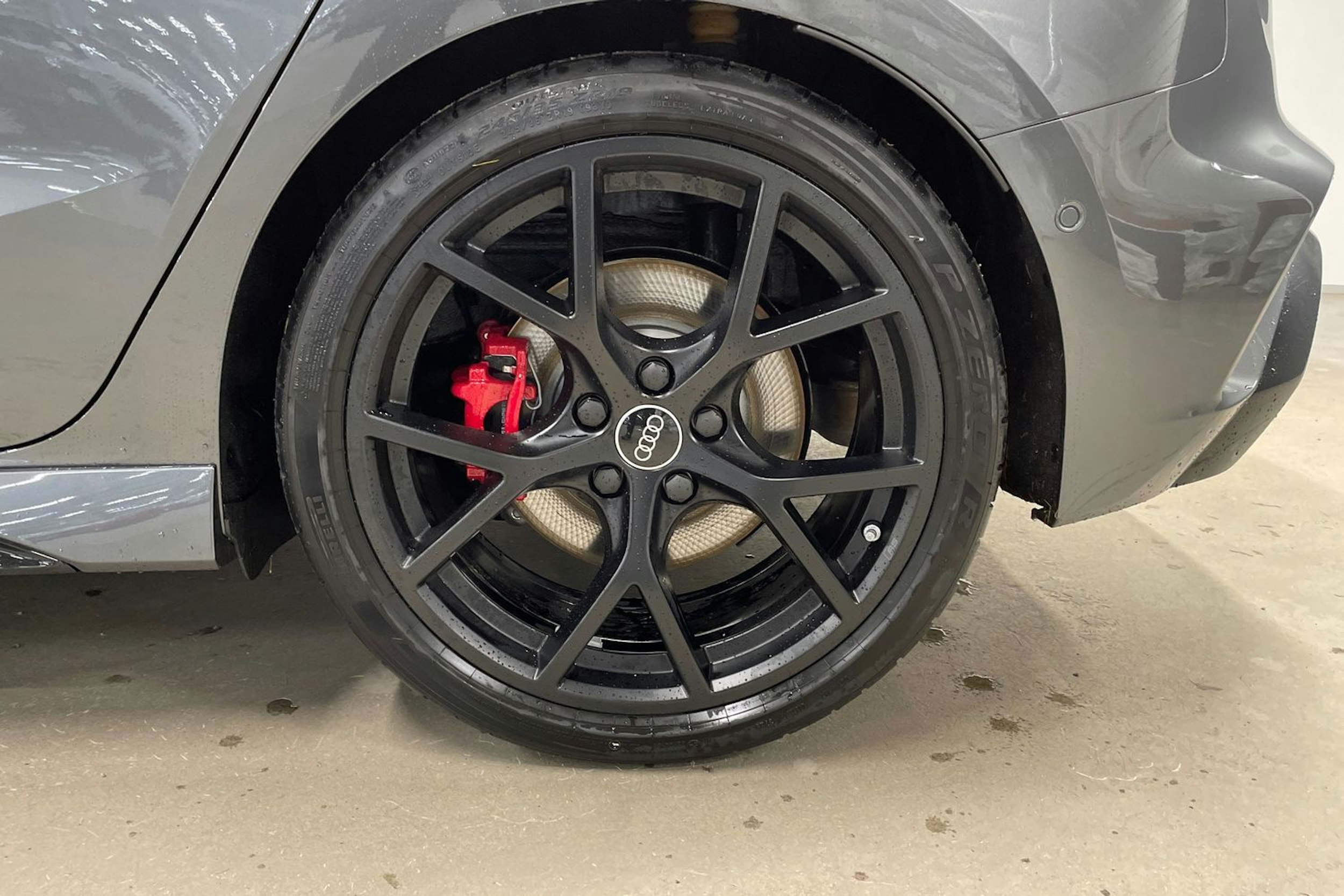 harmaa Audi RS 3 2025 kuva 12.