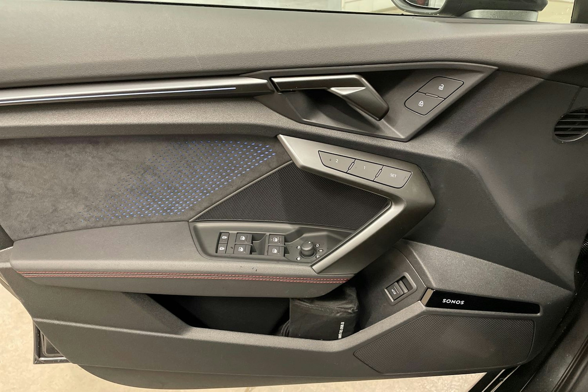 harmaa Audi RS 3 2025 kuva 18.