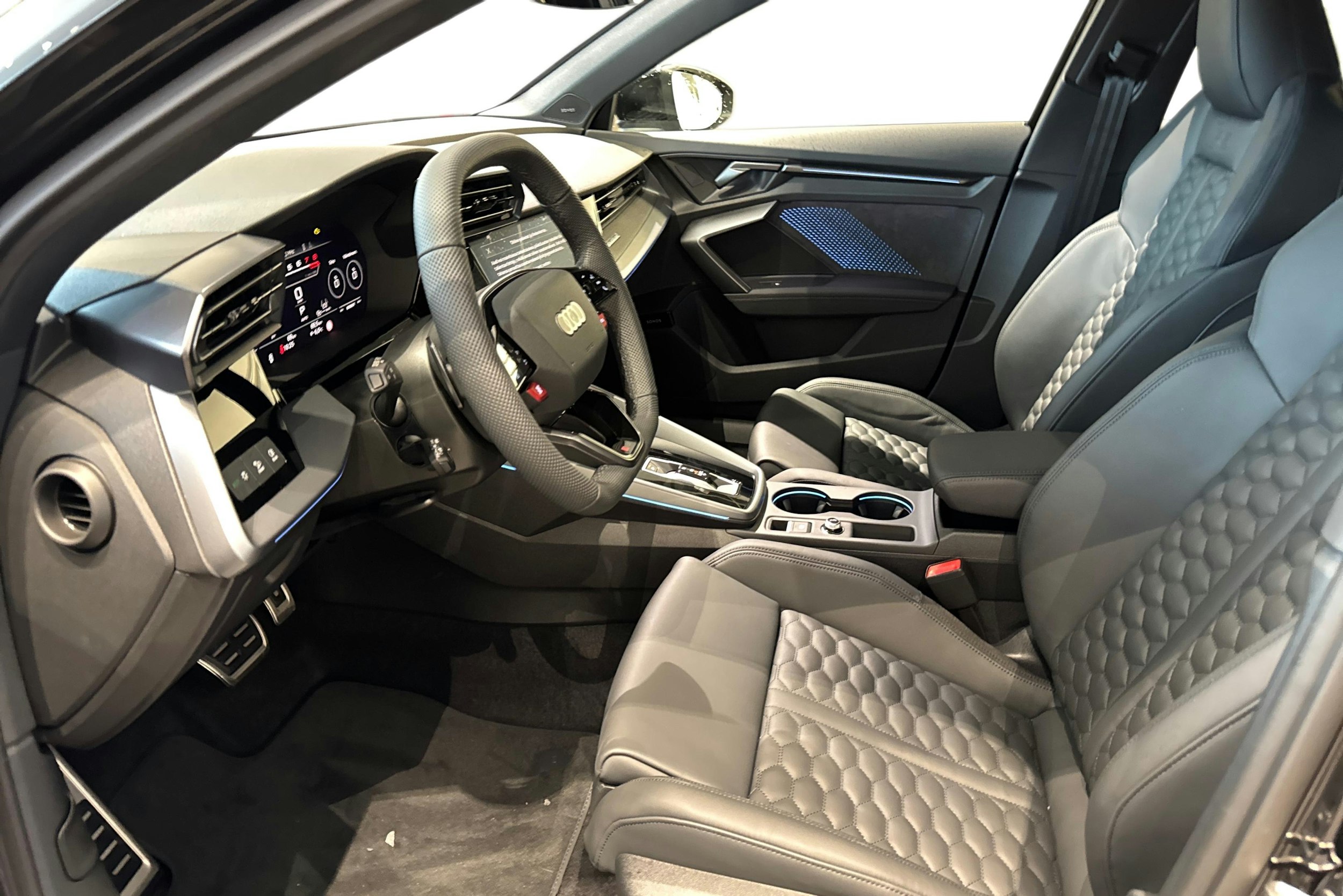 musta Audi RS 3 2026 kuva 6.