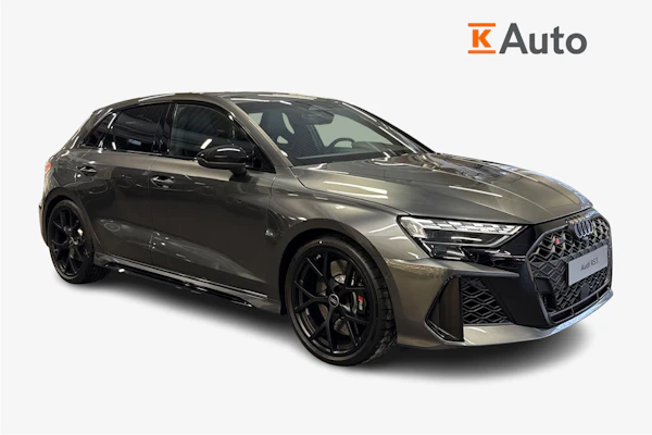 Audi RS 3 Sportback | RS Design Plus-paketti | RS-erikoisurheiluistuimet | Ajoavustin Pro ja Turvallisuus Plus