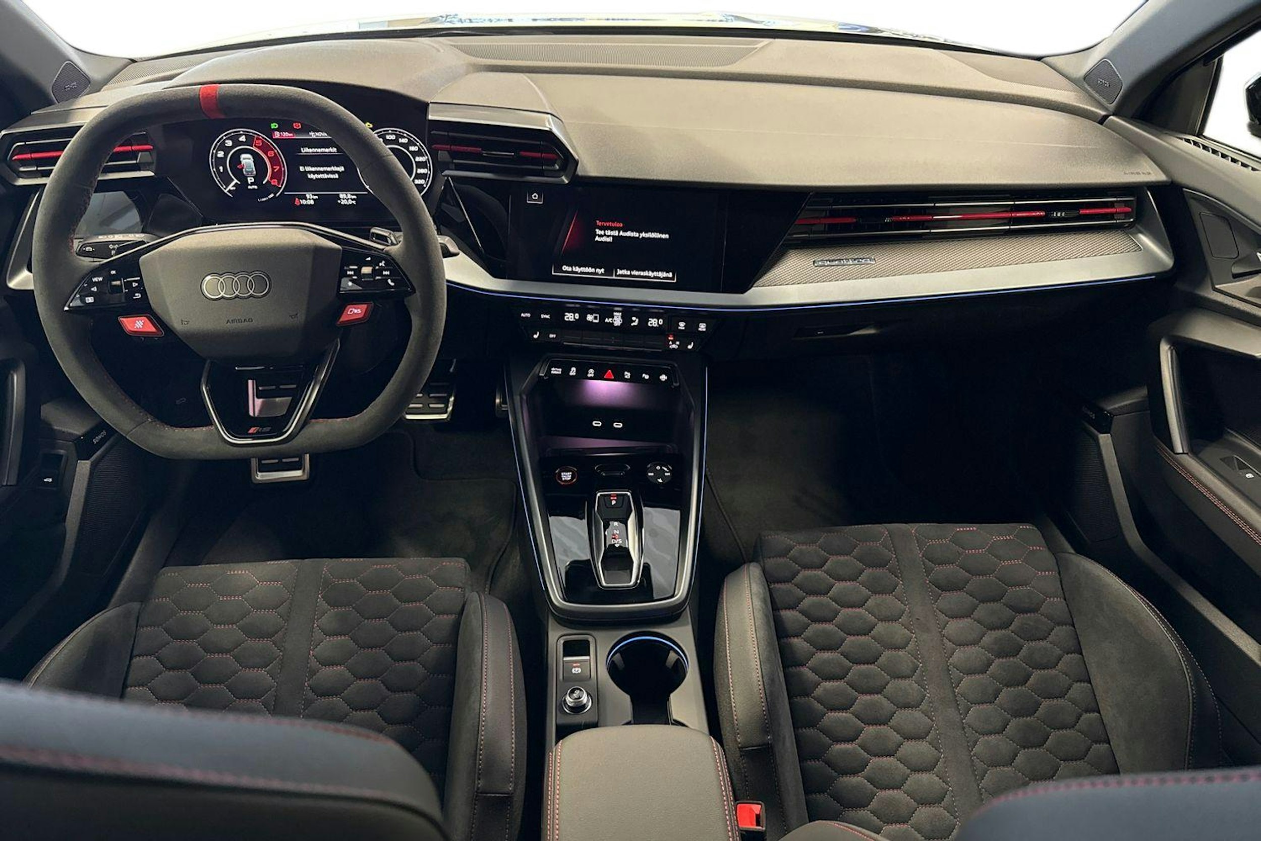 met. harmaa Audi RS 3 2026 kuva 7.