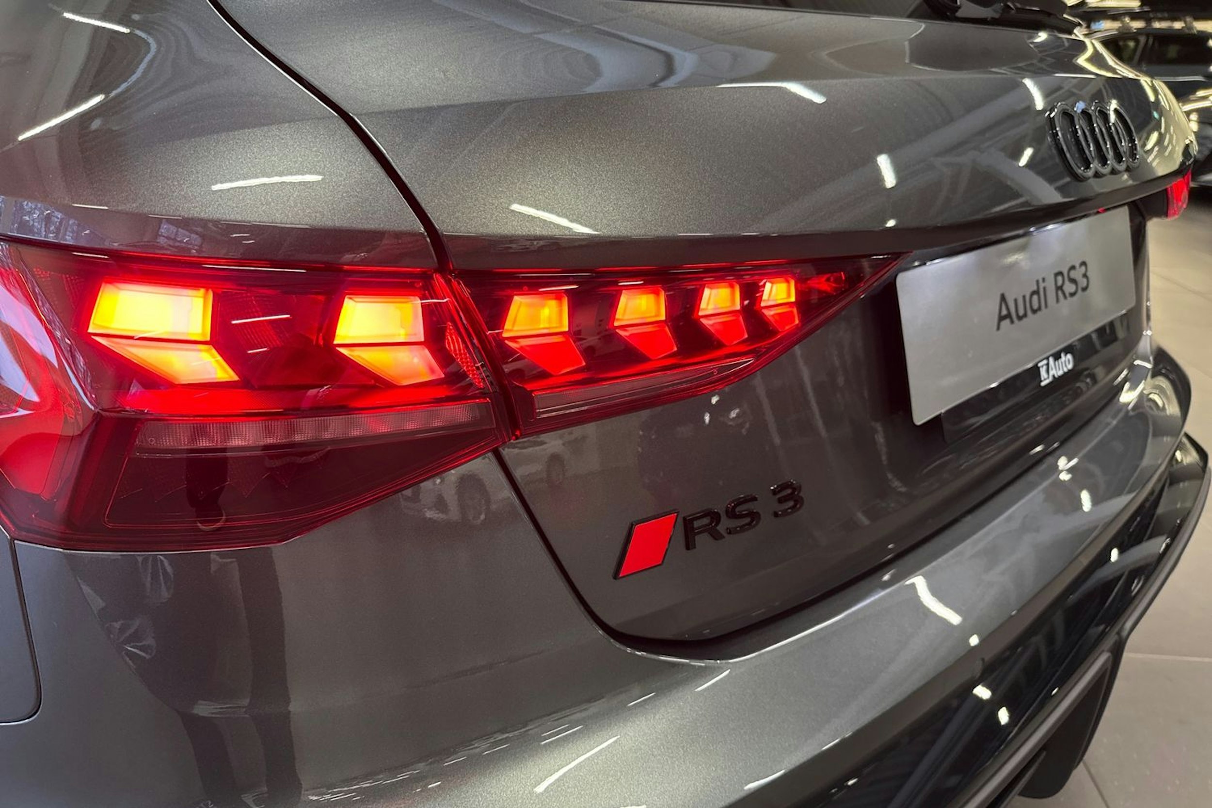 met. harmaa Audi RS 3 2026 kuva 11.