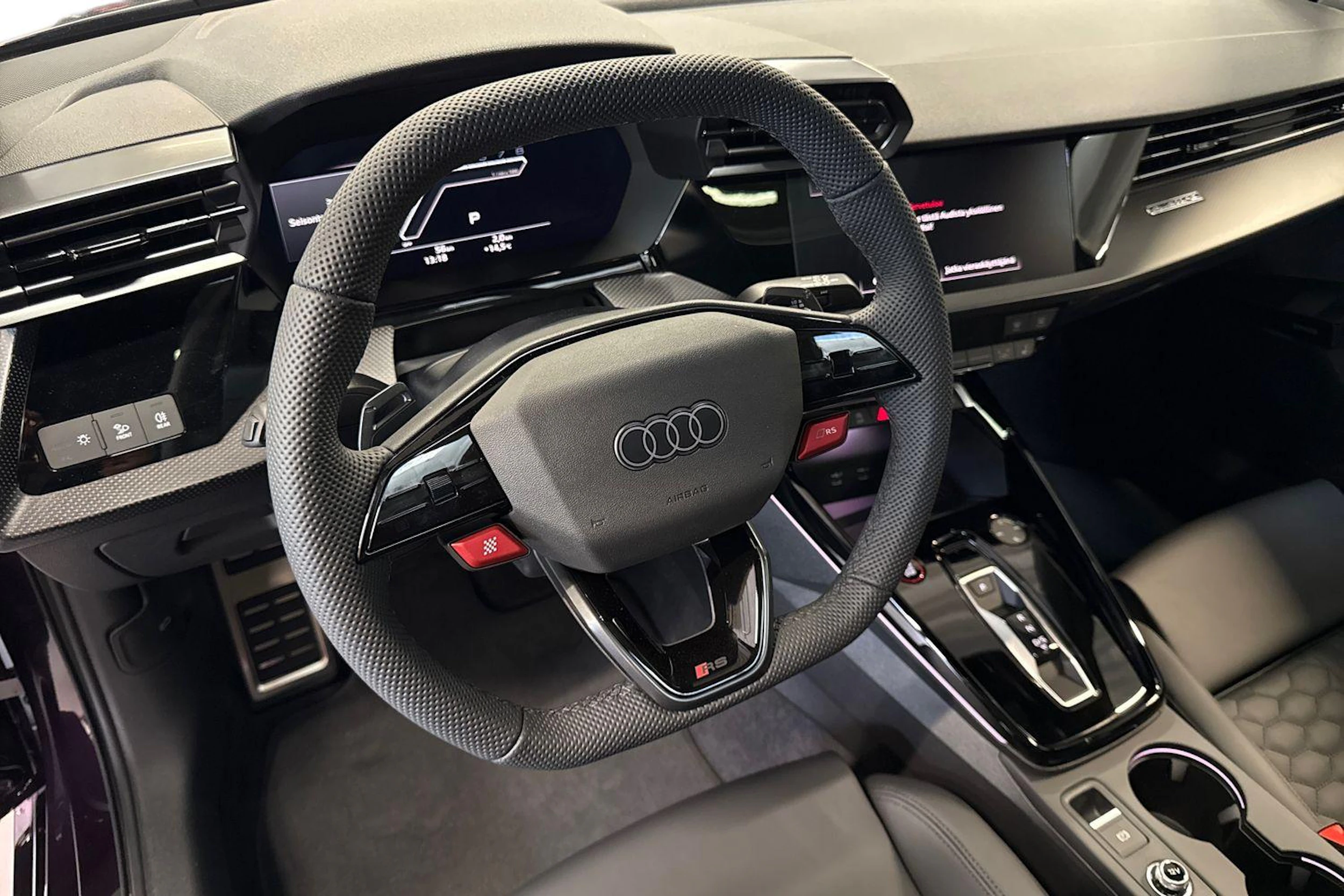 met. violetti Audi RS 3 2026 kuva 6.