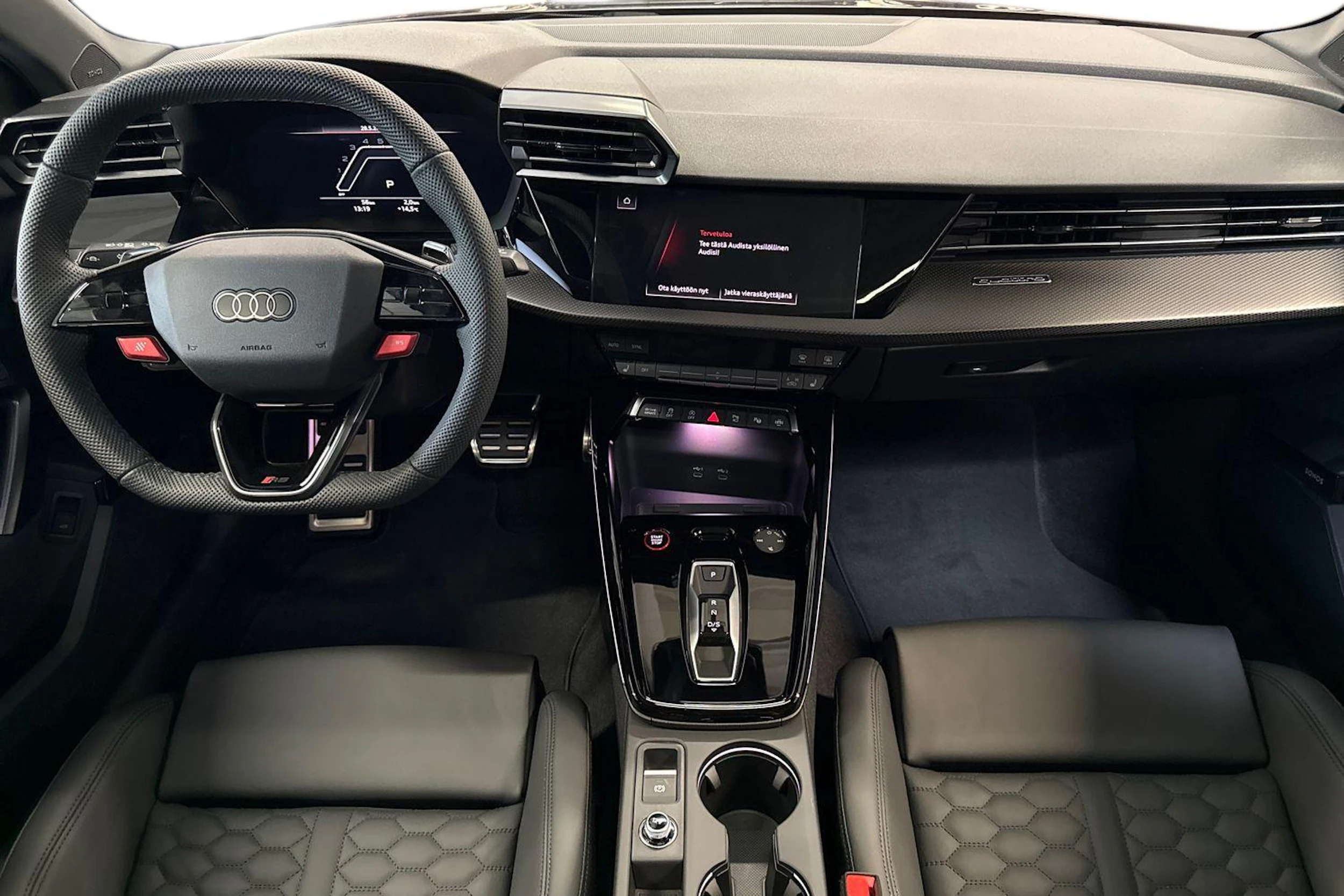 met. violetti Audi RS 3 2026 kuva 7.