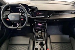 met. violetti Audi RS 3 2026 kuva 7.